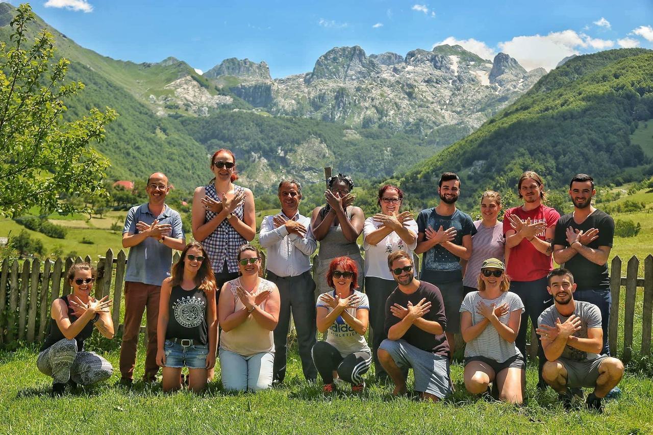 Guesthouse Alpini Lepushe Bagian luar foto