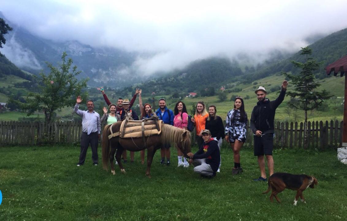 Guesthouse Alpini Lepushe Bagian luar foto